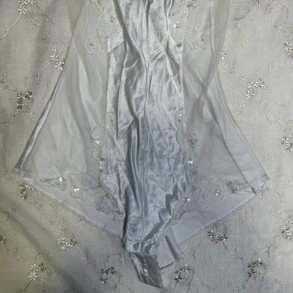 Vintage Y2K Victoria’s Secret White Satin Mesh Inset Bodysuit – Size M - Picture 4 of 9